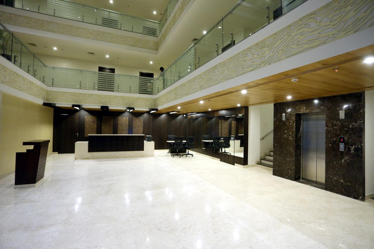 Solitaire Hotel Raipur  Bagian luar foto